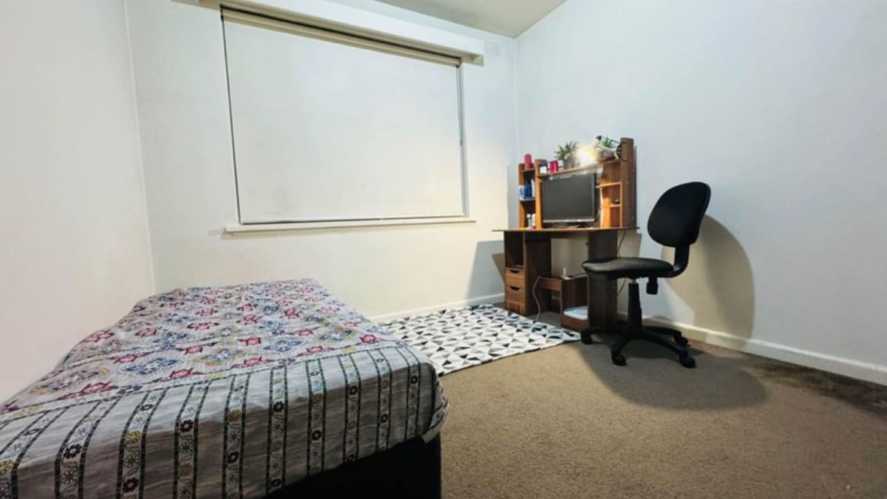 Room in a share house