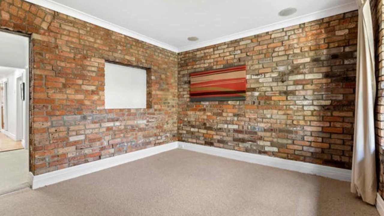Whole property with 3 rooms for rent