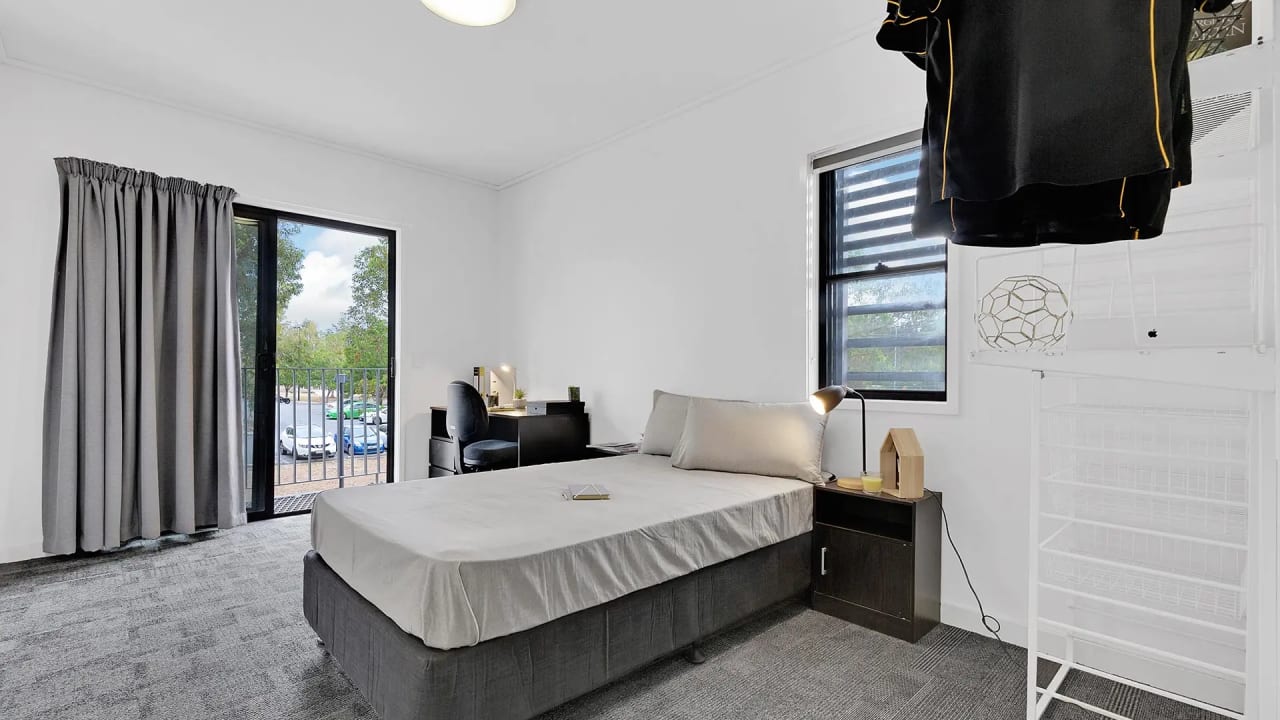 Furnished room in a share house