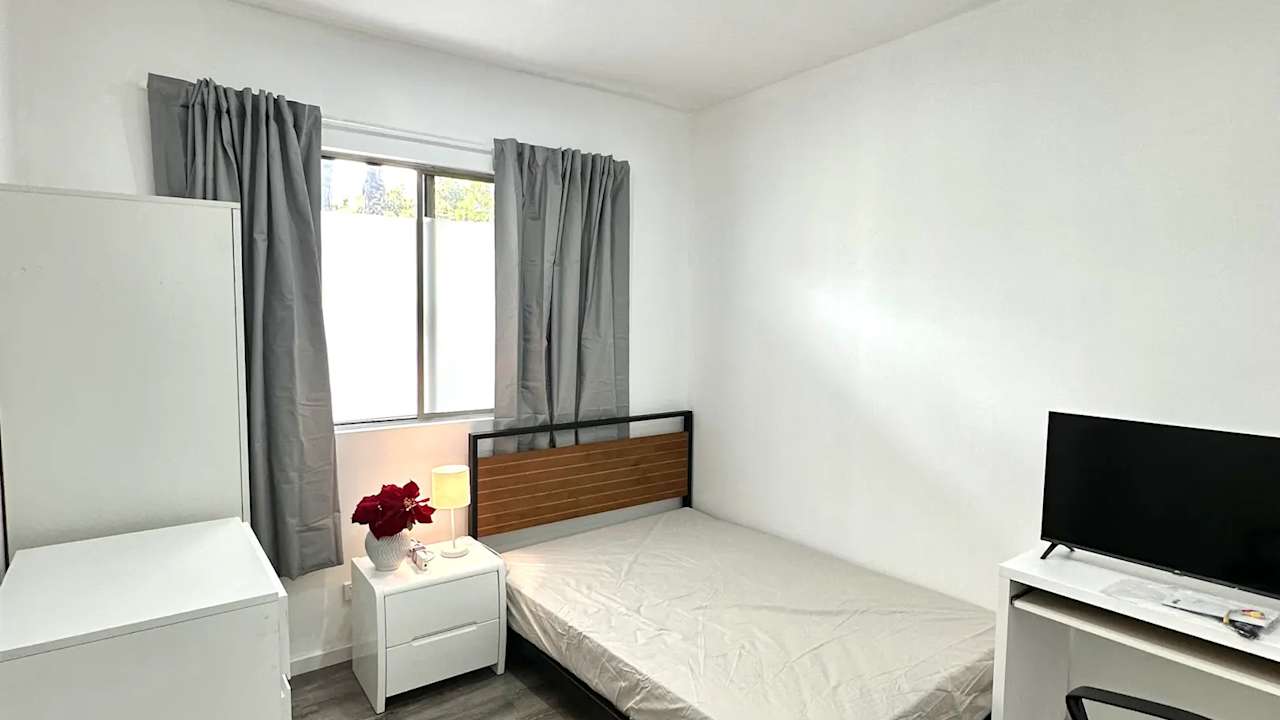 Furnished room in a flatshare