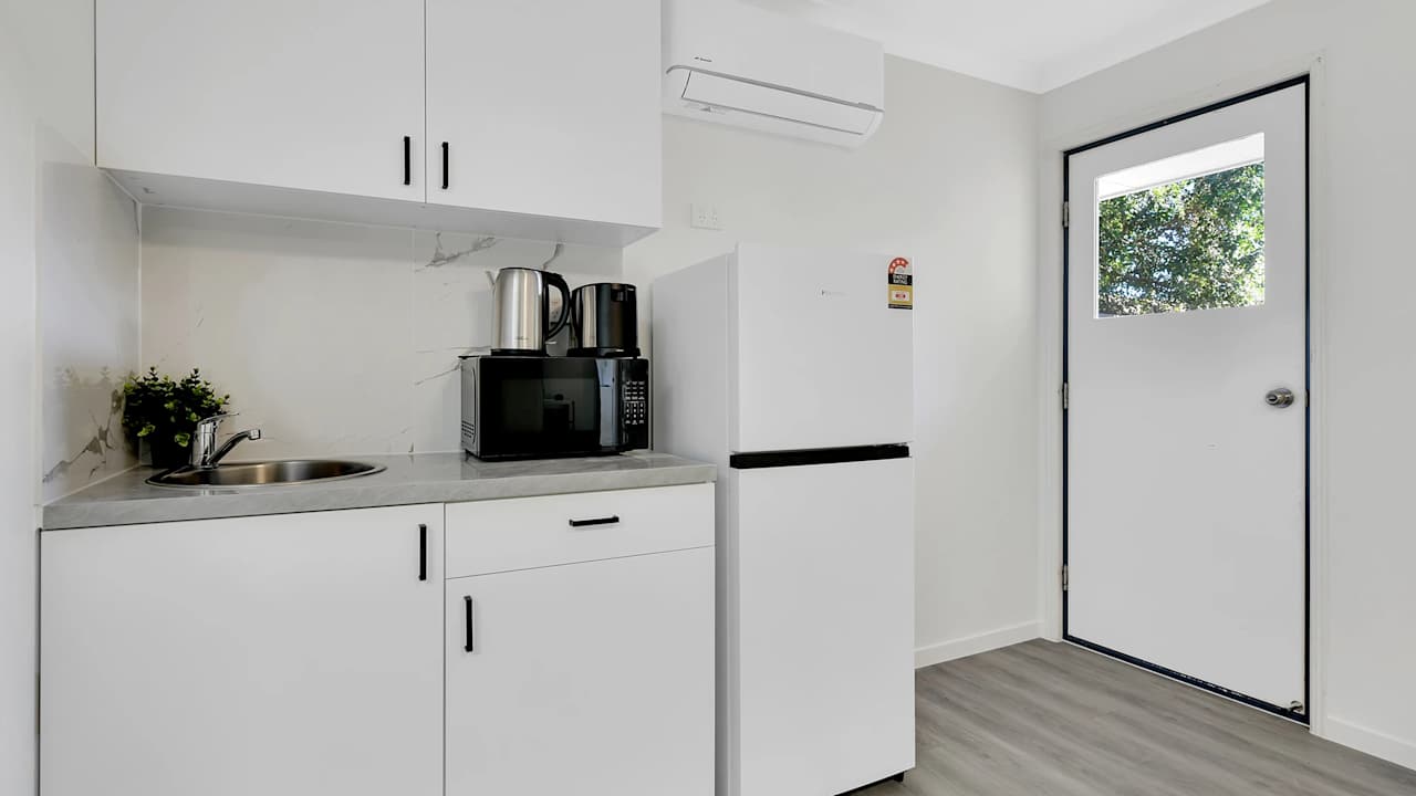 Furnished room with ensuite in a share house