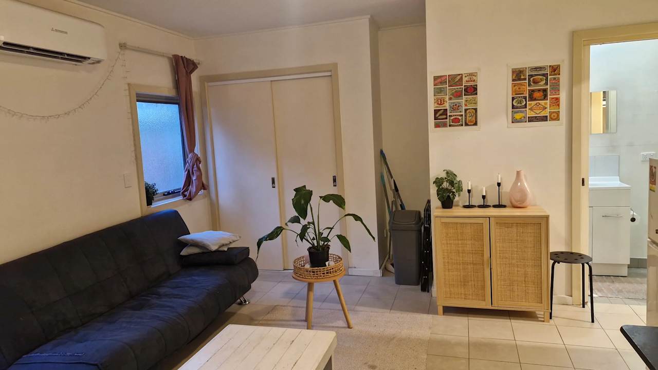 Furnished room studio flat for rent