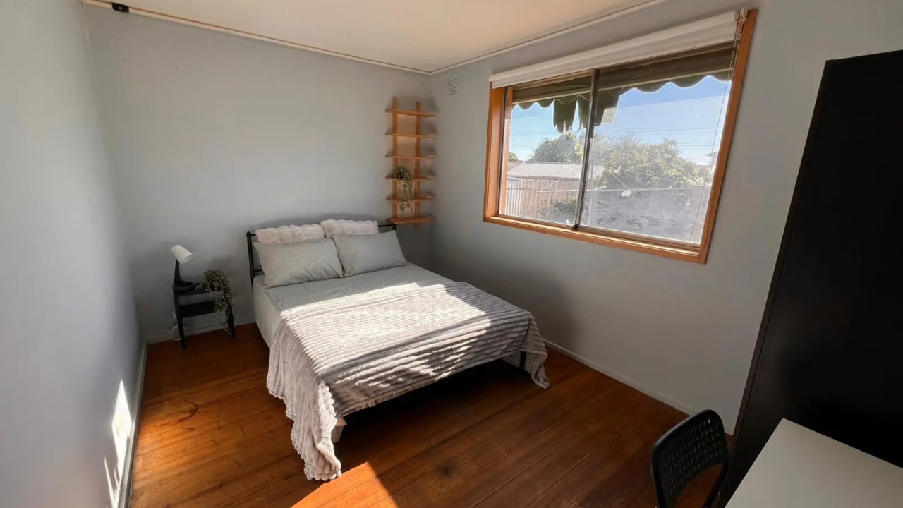 Furnished room in a share house