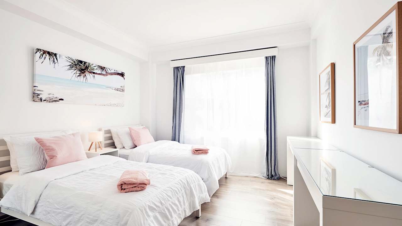 Furnished room in a share house