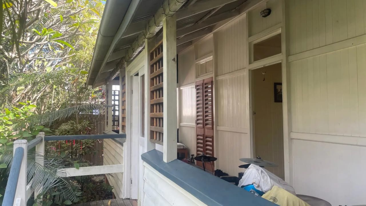 Room in a share house