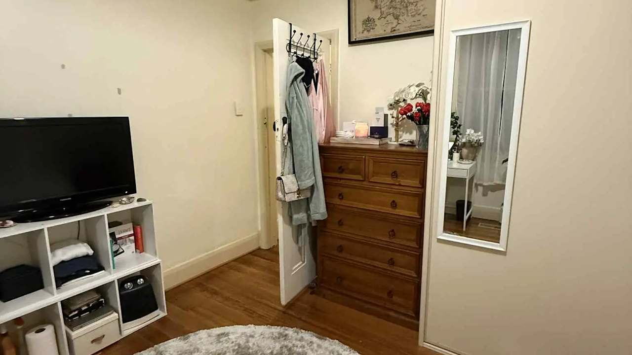 Unfurnished room in a share house