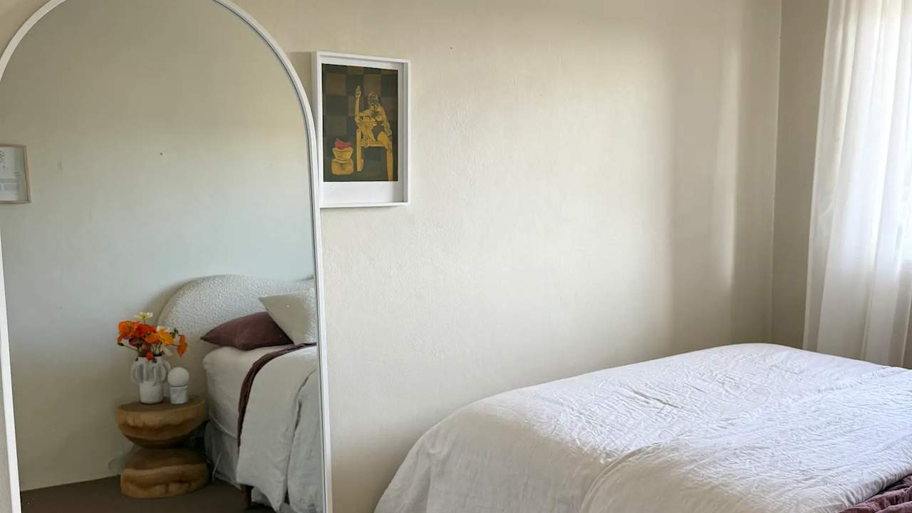 Unfurnished room in a flatshare