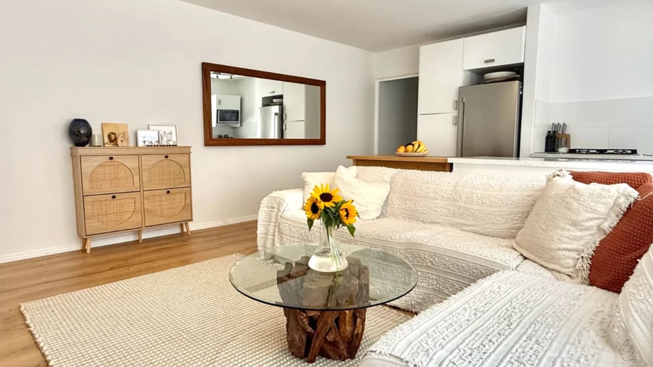 Furnished room in a flatshare