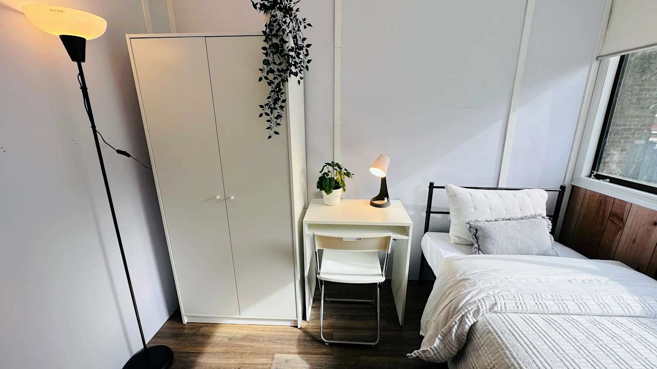 Furnished room in a share house