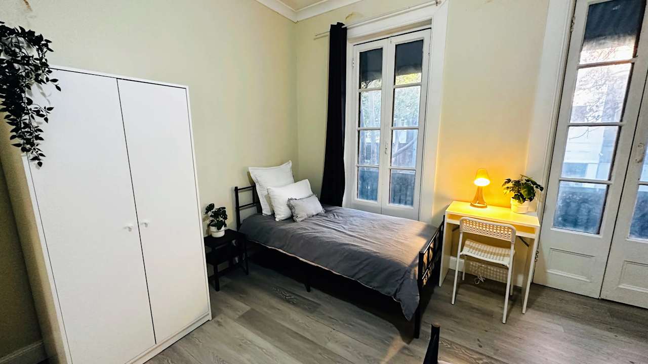 Furnished room in a share house