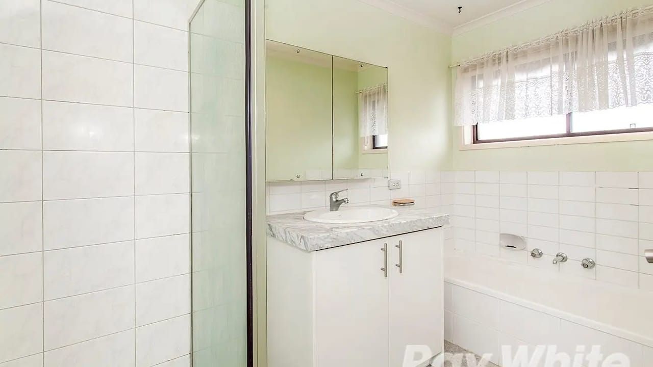 Room in a share house