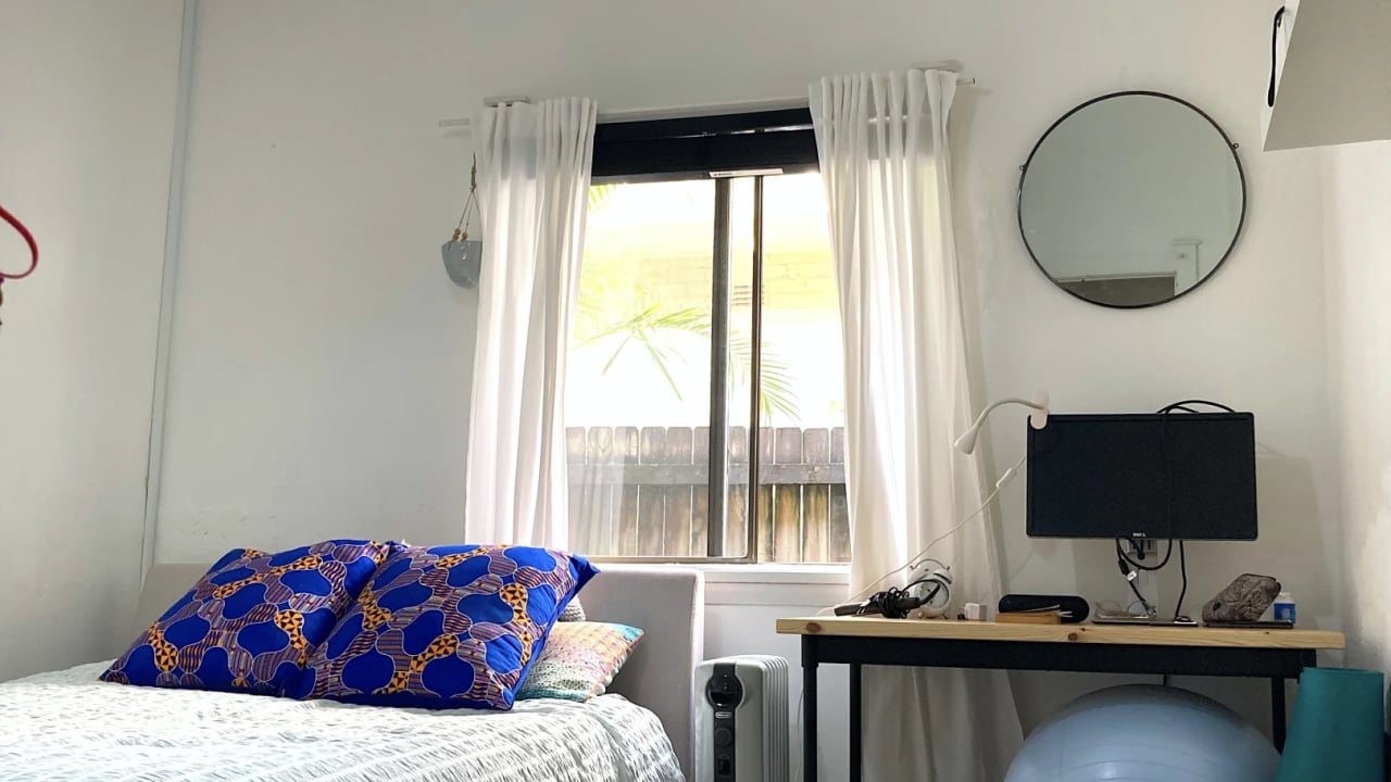 Room in a share house
