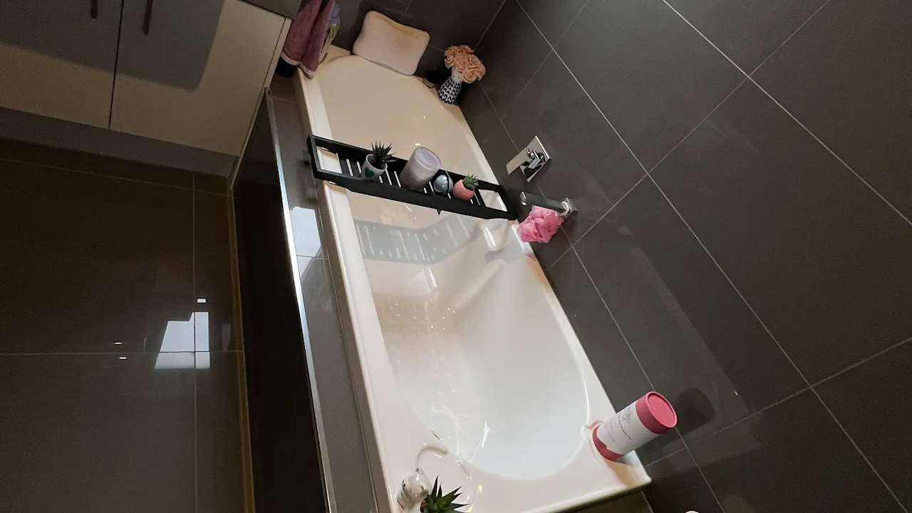 Furnished room with own bathroom