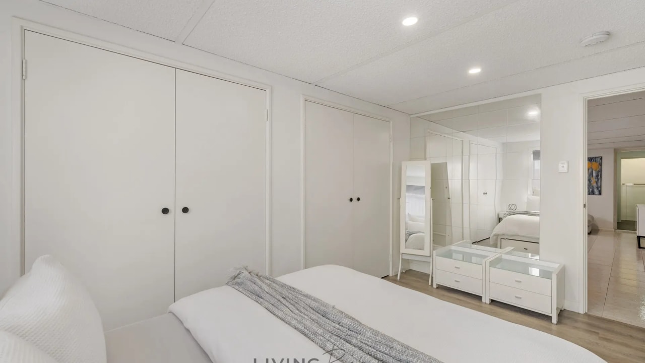 Furnished room with own bathroom