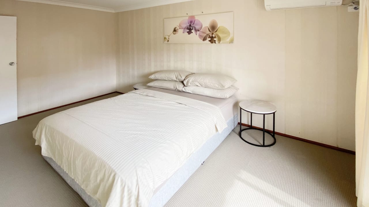 Room in a share house