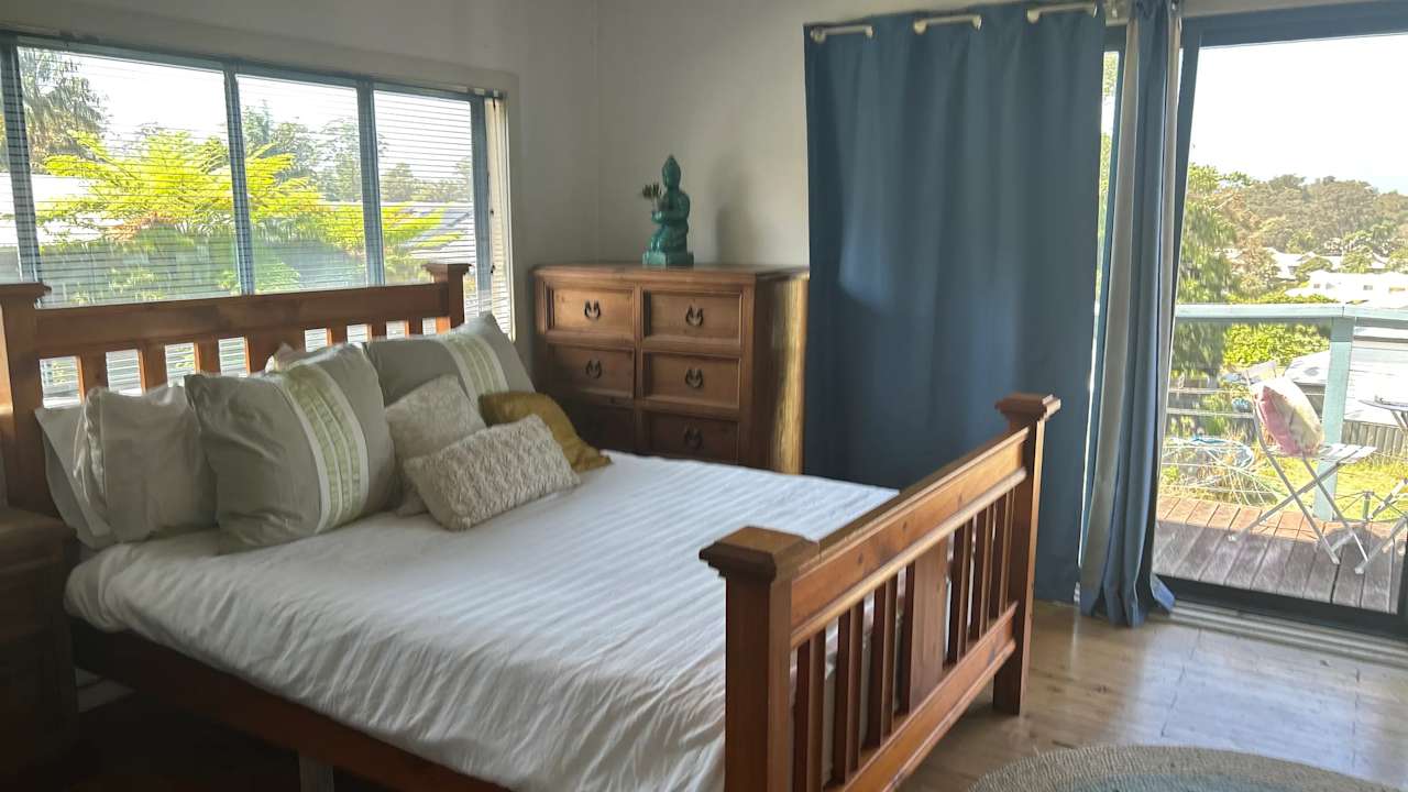 Furnished room in a share house