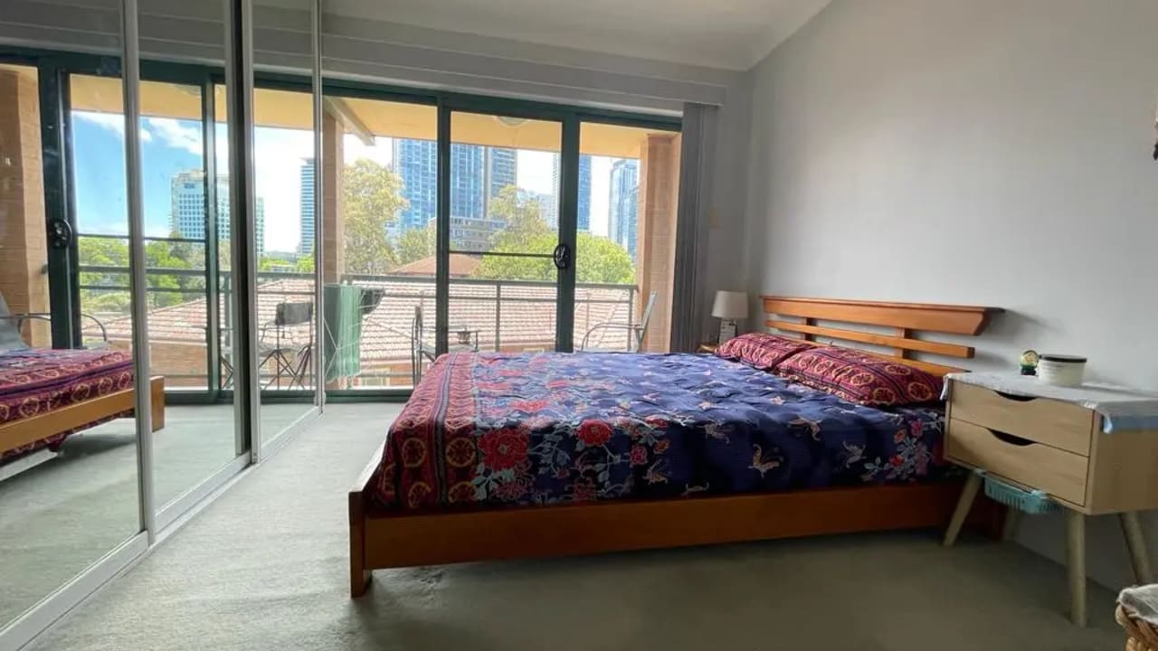 Furnished room with ensuite in a flatshare