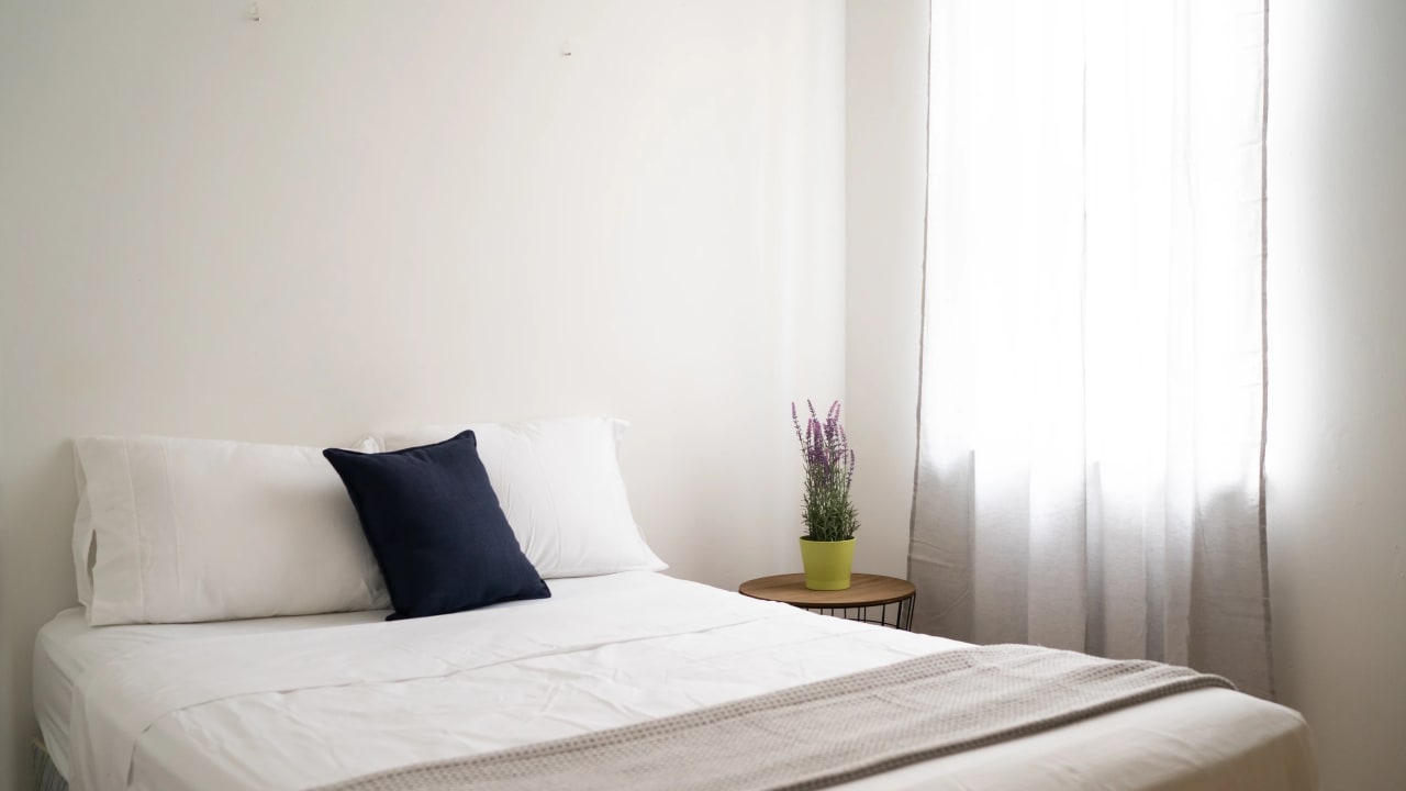 Furnished room in a share house