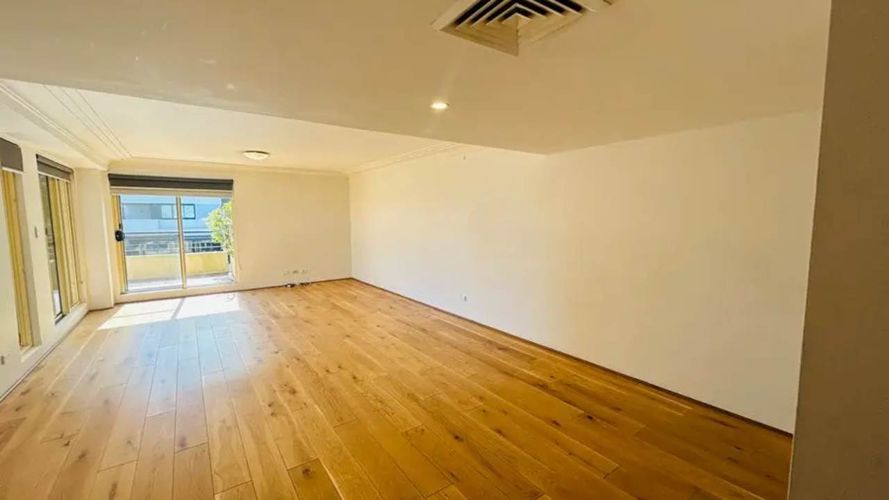 Unfurnished room in a flatshare