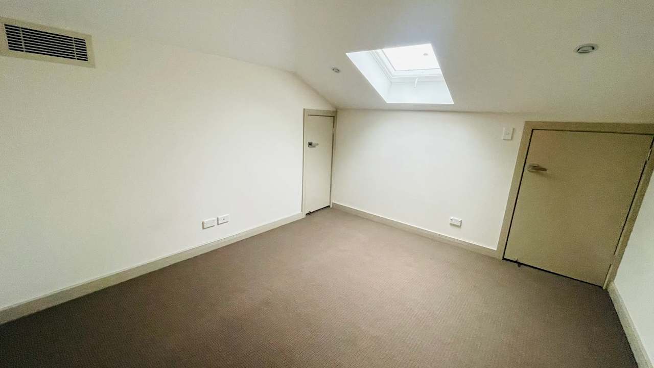 Room in a share house