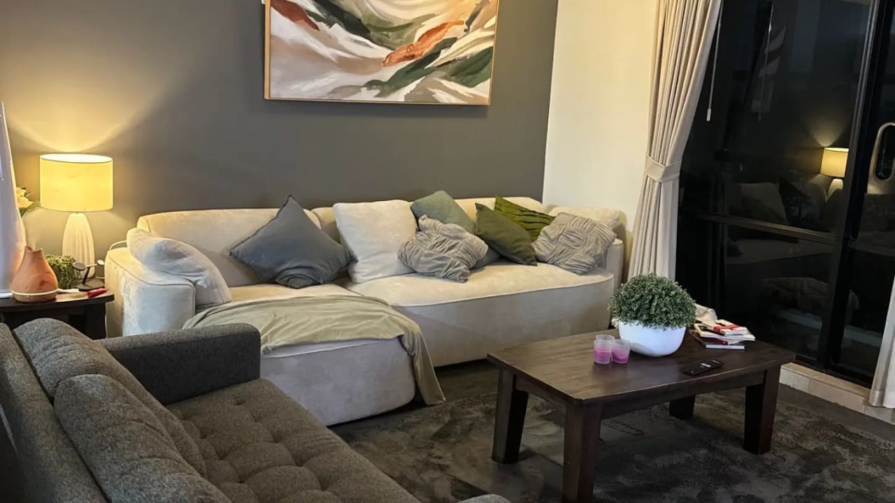 Furnished room in a flatshare