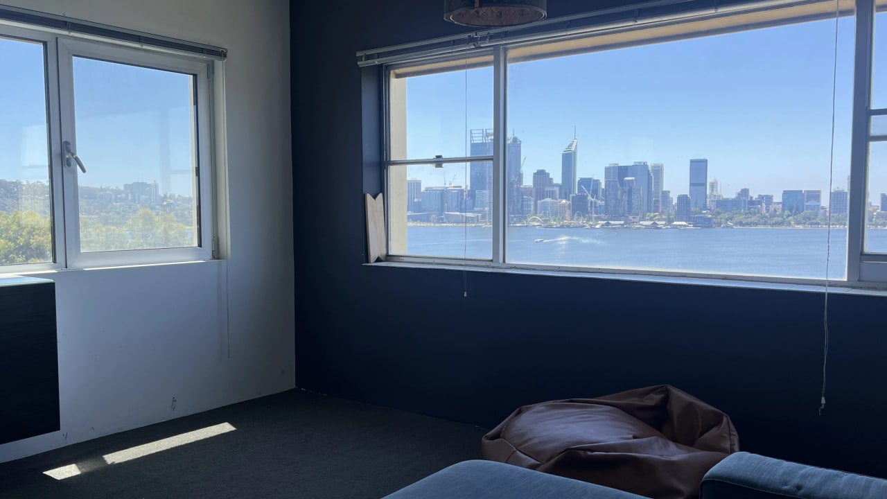 Whole property with 2 rooms for rent