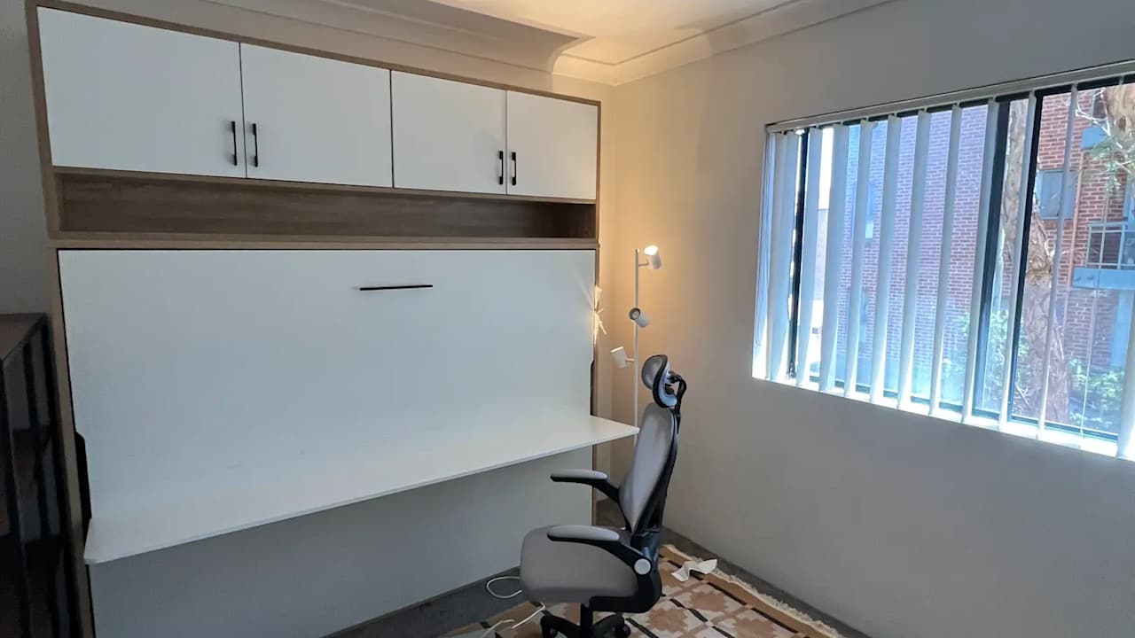 Furnished room in a flatshare