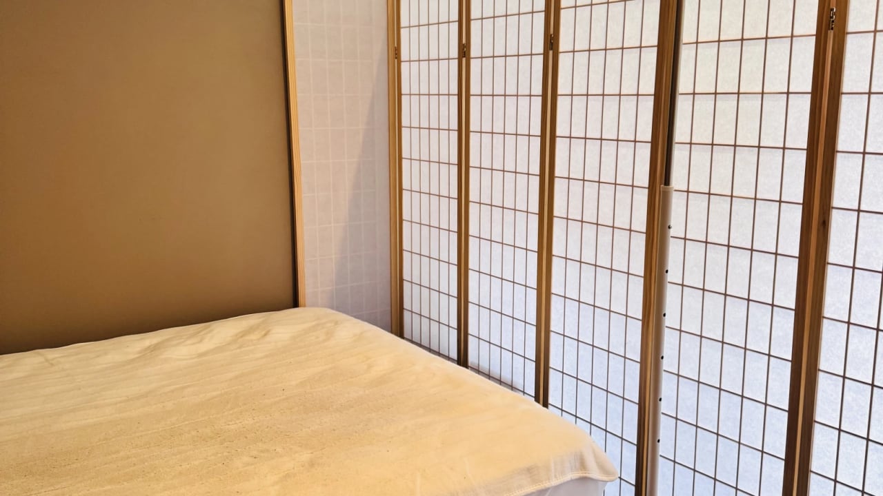Furnished room in a share house