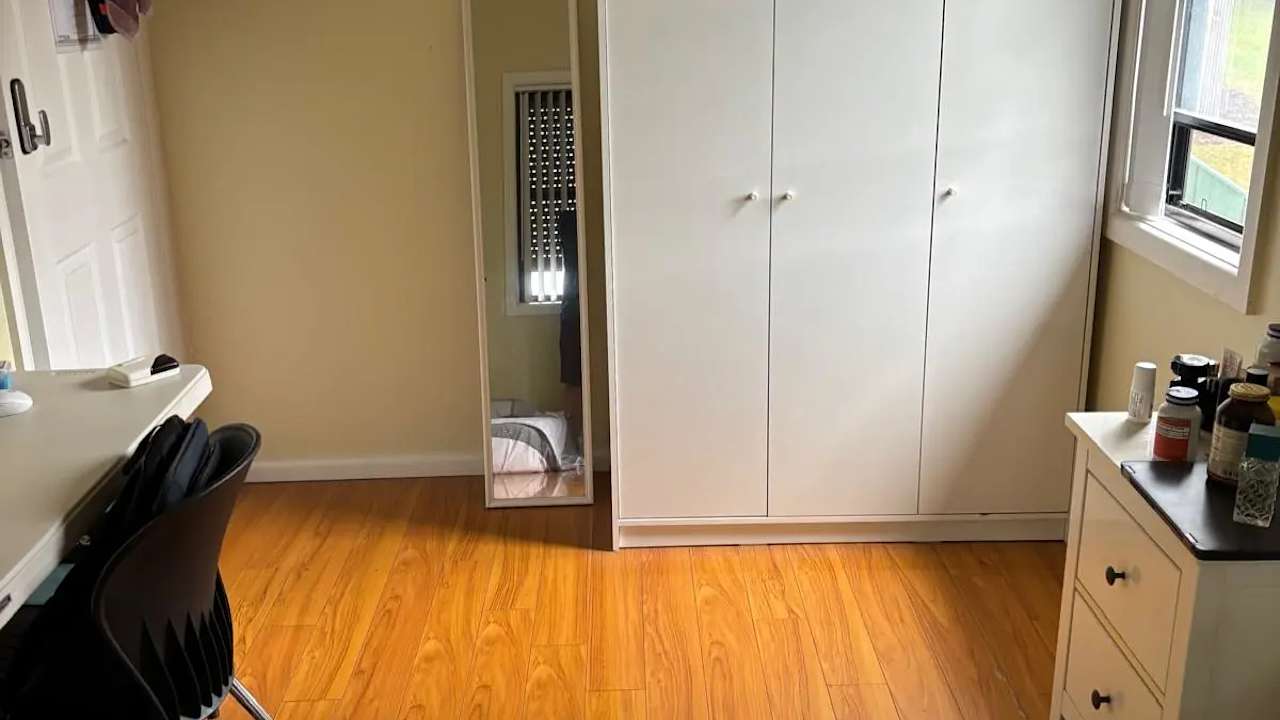 Furnished room in a share house