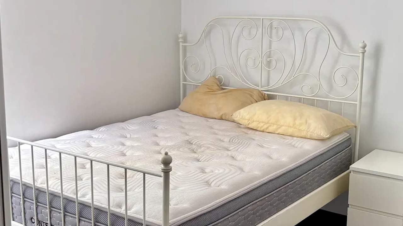 Furnished room with own bathroom