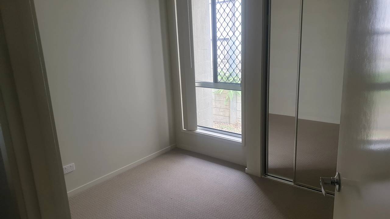 Unfurnished room with own bathroom