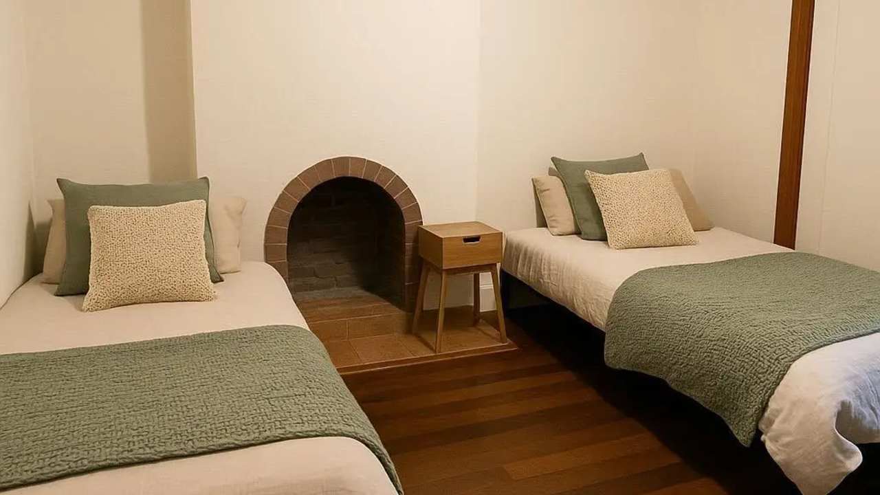 Furnished room in a share house