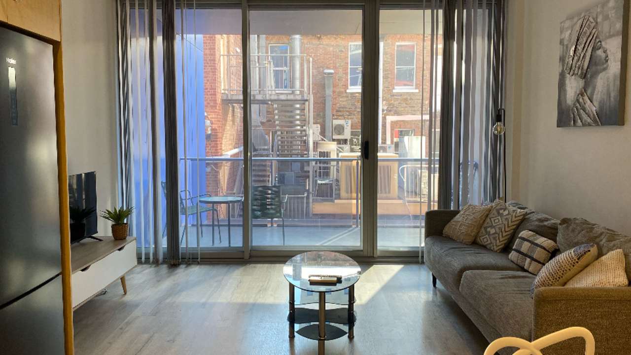 Furnished room in a flatshare