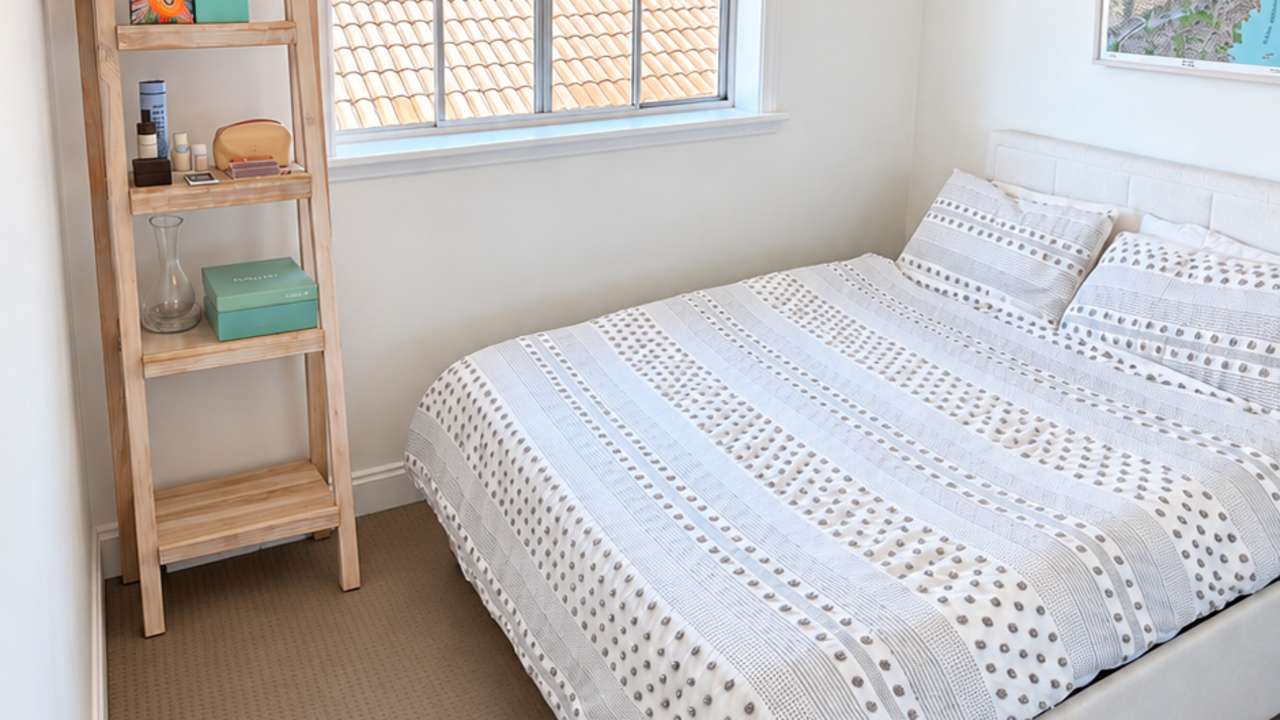 Room in a share house