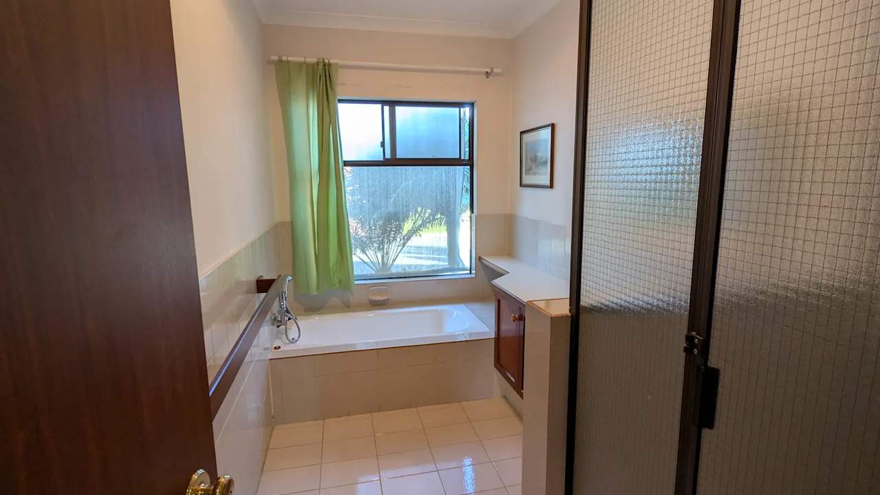 Room in a share house