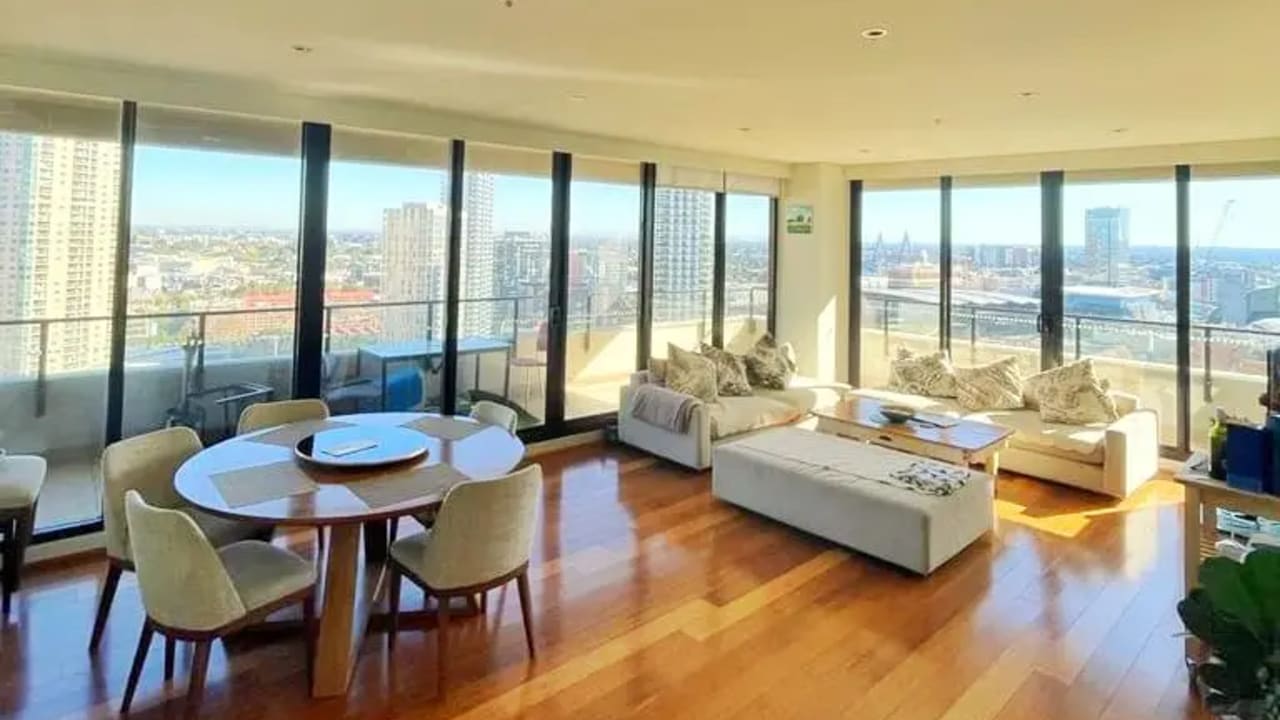 Furnished room with ensuite in a flatshare