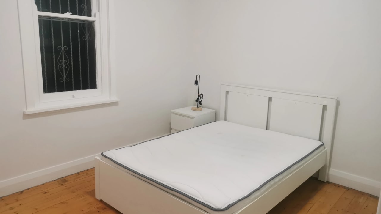 Room in a share house