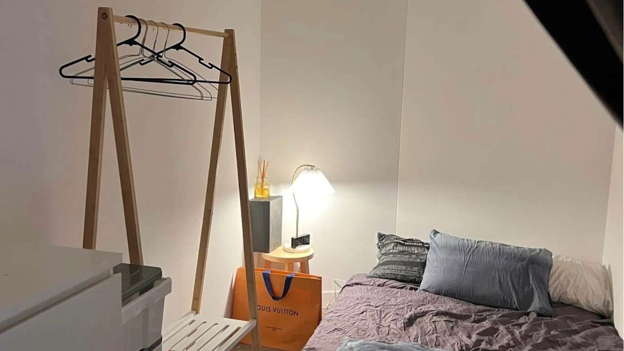 Furnished room in a flatshare