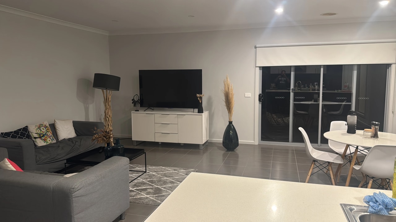 Unfurnished room in a share house