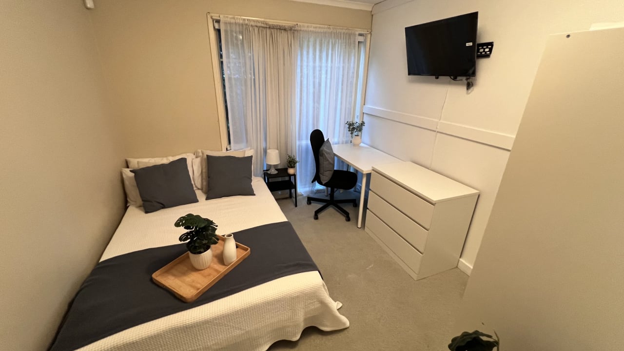Furnished room in a share house