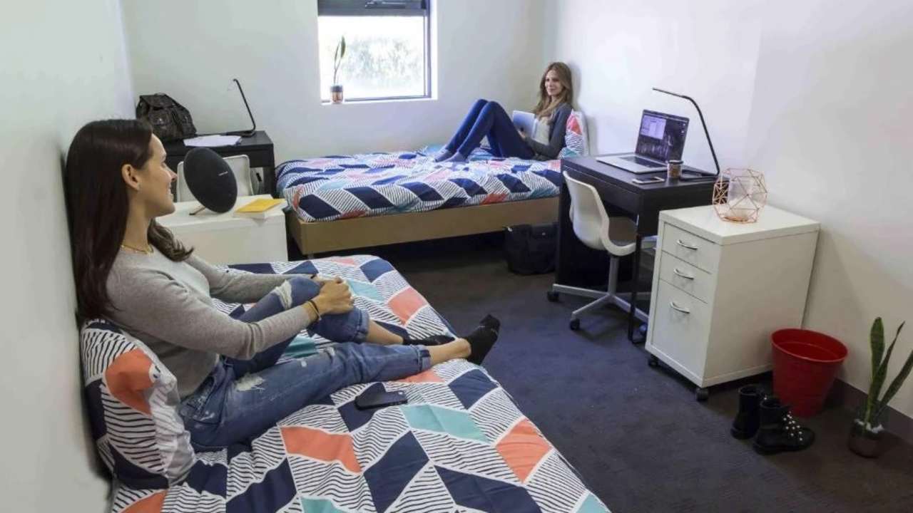 Furnished room in a share house