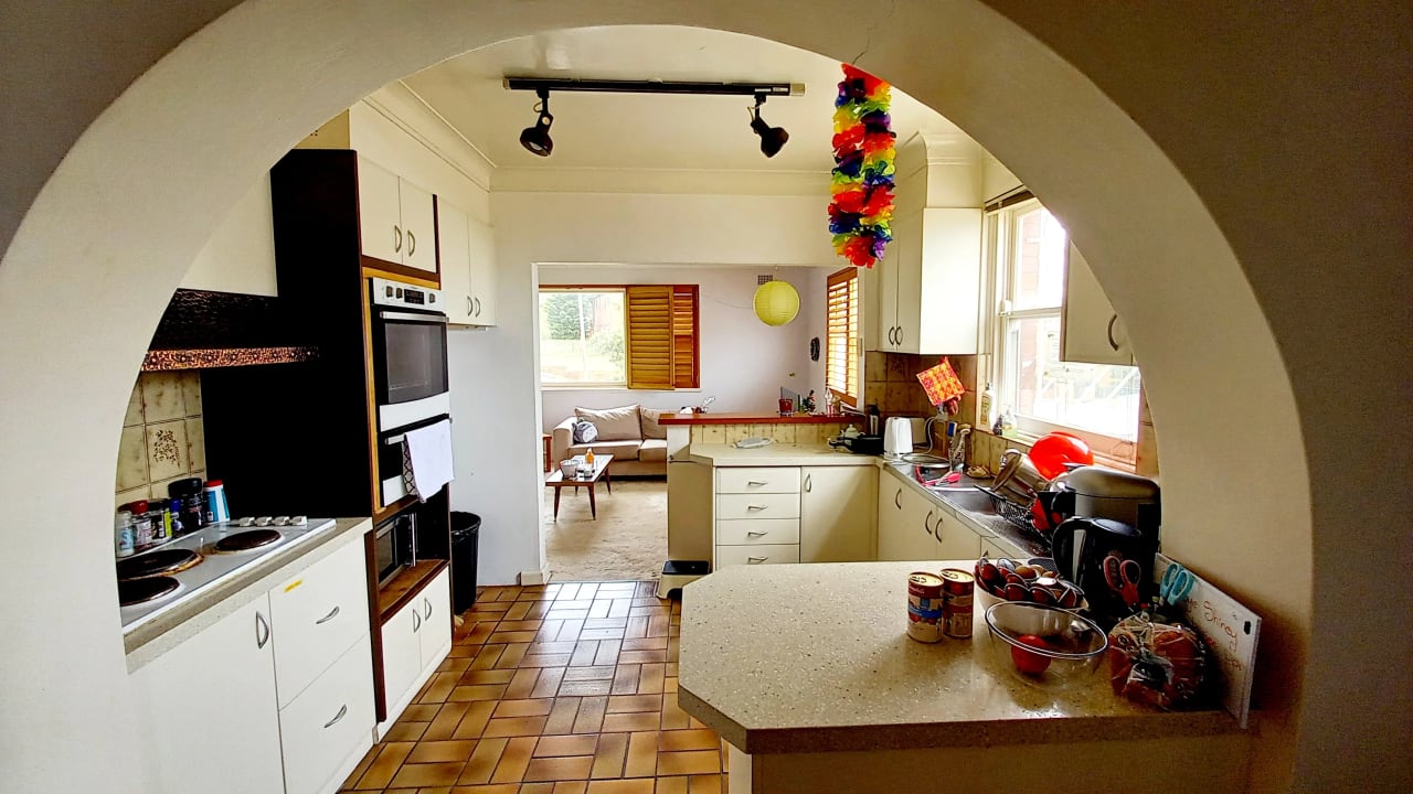 Furnished room with ensuite in a flatshare