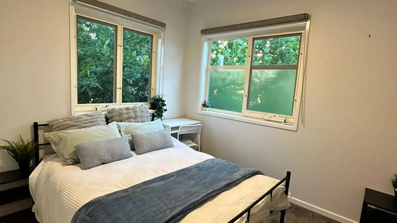 Whole property with 2 rooms for rent