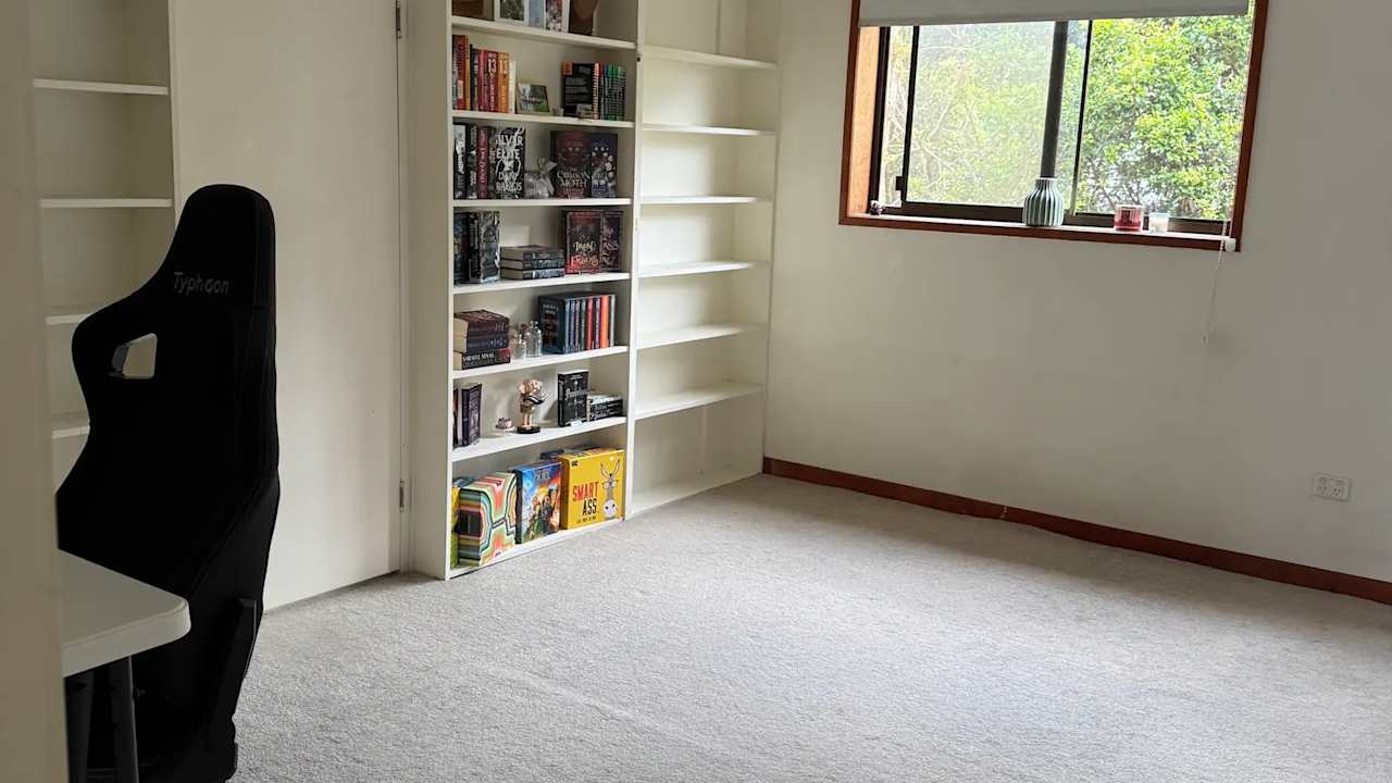 Unfurnished room with own bathroom