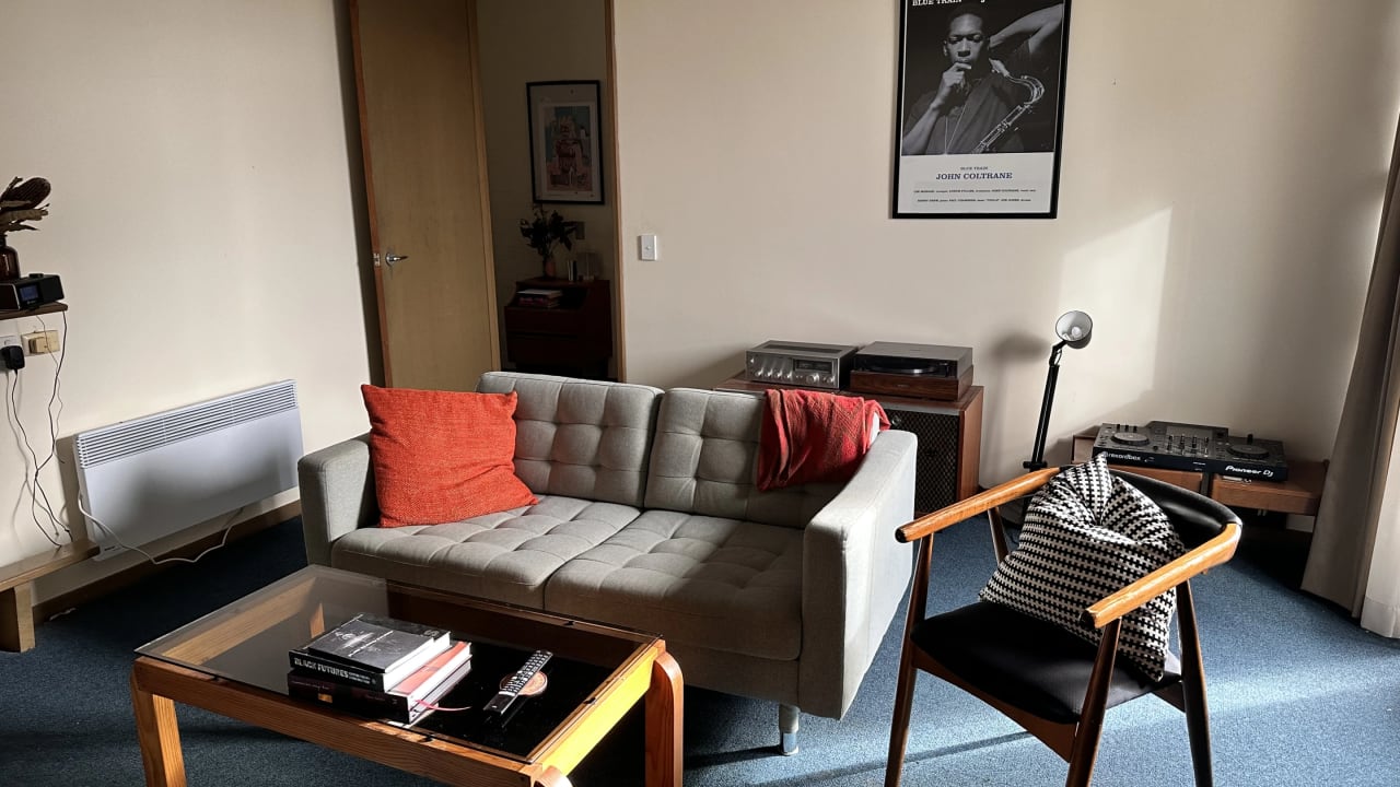 Furnished room in a flatshare