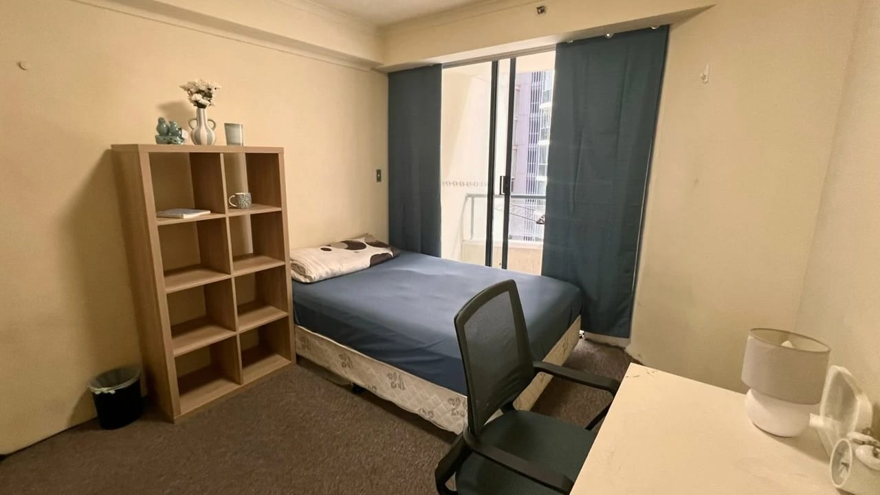 Furnished room in a flatshare