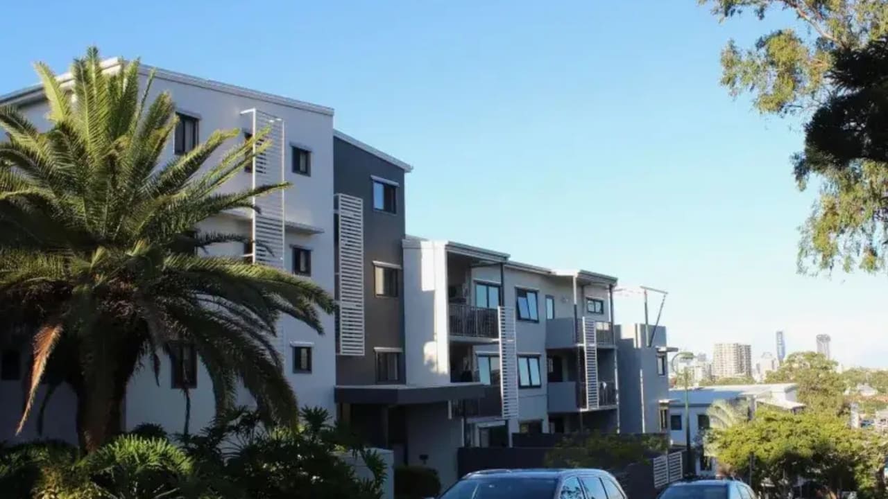 Unfurnished room with ensuite in a flatshare