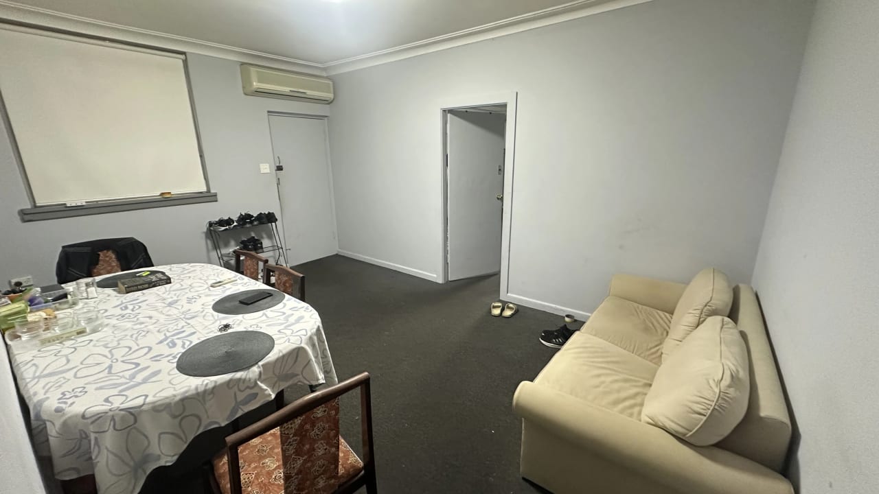 Unfurnished room in a flatshare