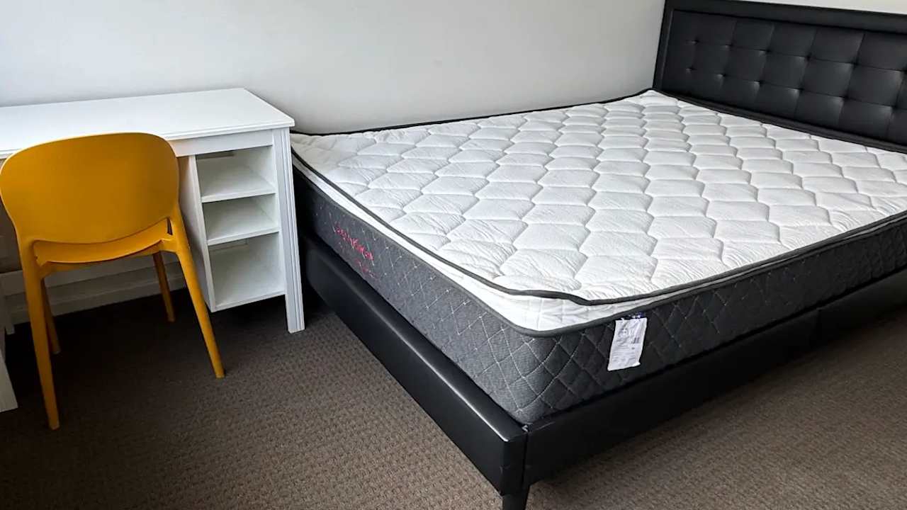 Furnished room in a share house