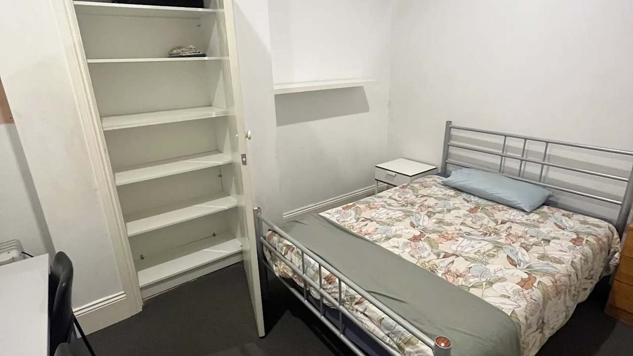 Furnished room in a share house